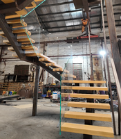 Escalier droit simple VIKO 2026 en chêne, acier, bois et verre, de haute qualité, pratique pour la maison, conforme aux normes