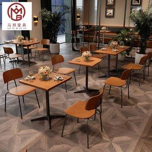 Conjunto de Muebles de Madera Maciza Vintage con Asientos Largos de Cuero para Cafetería, Salón de Té o Restaurante - Product Image 4