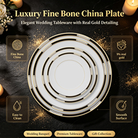 Vajilla de lujo de porcelana de hueso para banquetes de gala; juegos de platos con borde dorado para bodas.