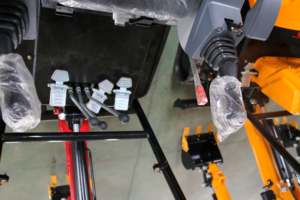 รถตักขนาดเล็กแบบใหม่ที่มีคุณสมบัติตรงตามมาตรฐานการปล่อยมลพิษแห่งชาติลดความเสียหายจากพื้นดิน - Product Image 6