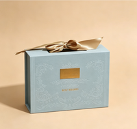 Boîte cadeau magnétique de luxe gaufrée avec nœud en satin doré, boîte en papier personnalisée avec logo pour emballage de bonbons, chocolats et cadeaux de mariage