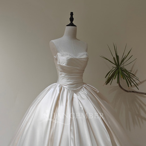 Robe de mariée moderne LY151 avec volants, appliques florales en cristal et broderies, longueur ras du sol, pour les fêtes féminines - Product Image 3