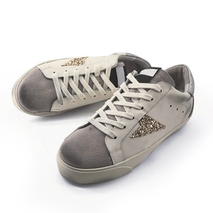 Chaussures originales de qualité supérieure, mocassins à plateforme en forme de boule dorée à paillettes, d'hiver, en daim gris doux, en cuir blanc, pour femmes, unisexes, hommes - Product Image 3