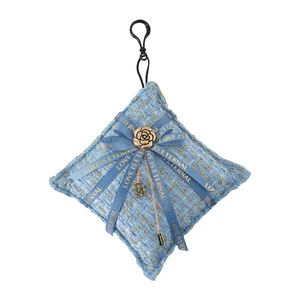 <span class=keywords><strong>D</strong></span>ésodorisant de luxe moderne en charbon de bambou, sachet élégant en tissu, <span class=keywords><strong>absorbeur</strong></span> <span class=keywords><strong>d</strong></span>'<span class=keywords><strong>humidité</strong></span> <span class=keywords><strong>pour</strong></span> <span class=keywords><strong>voiture</strong></span>, placard et maison - Product Image 1