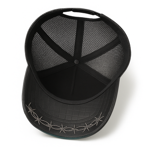 Bán Buôn Tùy Chỉnh Cá Nhân Một Khung Cấu Trúc Da Cong Brim Đen 5 Bảng Điều Chỉnh Lưới Trucker Hat Với Thêu Logo - Product Image 4
