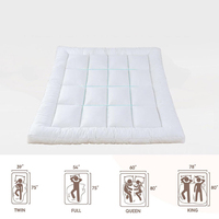 Vente en gros de couvre-matelas épais doux personnalisé Rembourrage 3D alternative en duvet avec housse en microfibre pour la maison et l'hôtel