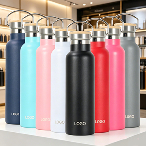 Botella de Agua de Acero Inoxidable Aislada de 600 ml con Asa Metálica Portátil, Varios Tapas con Pajita Abatible y Mosquetón, Termo al Vacío - Product Image 1