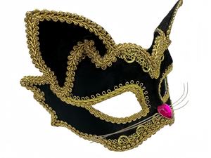 Masque de mascarade en velours noir avec dentelle dorée, oreilles de chat et motif cœur rose pour le nez, idéal pour les fêtes à demi-visage - Product Image 2