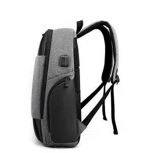 Mochila para portátil con puerto USB de gran capacidad para hombres, para viajes de negocios, escuela, en colores gris, negro y azul oscuro. - Product Image 5