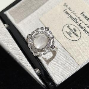 แหวนเงินแท้ S925 ประดับหยกน้ำฟอง ดีไซน์ทรงรีแบบนิช แฟชั่น เครื่องประดับเรียบหรู วินเทจ - Product Image 1