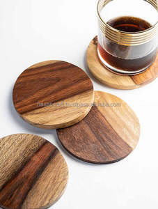 Juego de 4 posavasos clásicos de madera natural para bebidas, nombre personalizable para bodas, hogar, hotel o restaurante - Product Image 4