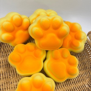 Juguete Antiestrés de Pata de Gato, con Forma de Comida Realista, de Rebote Lento, Regalo para Niños y Niñas de 15 Años - Product Image 1