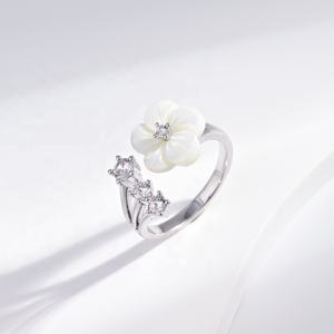 Anillo de plata de ley 925 con piedras preciosas para mujer, anillo de moda con circonita cúbica, ajustable, vintage, con diseño de flor delicada. - Product Image 2