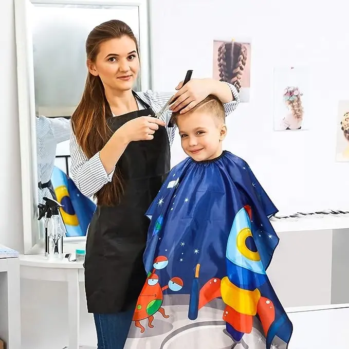 Aangepaste Logo Schattige Kapper Kids Haar Knippen Cape Cover Voor Kinderen Baby Peuter Jongens