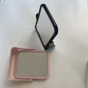 Miroir de maquillage de bureau en plastique carré rotatif classique portable miroir de courtoisie rotatif - Product Image 5