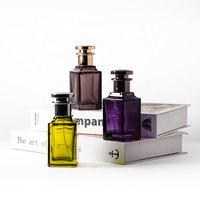 Vente chaude Bouteilles de parfum en verre coloré avec bouchons en métal Fabricant Fourniture directe Récipients de parfum personnalisables de haute qualité
