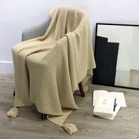 Couverture d'automne tricotée légère pour canapé et lit, couverture tricotée de style nordique avec pompon