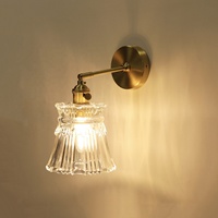 Applique murale vintage en laiton et verre, style luxe léger, avec trois couleurs de lumière et ampoule incluse, pour la décoration de chambre et de salle de bain