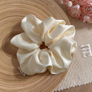 Zachte elastische satijnen grote haarbanden Geschikt voor dagelijks gebruik en feesten door vrouwen Verkrijgbaar in vijf kleuren - Product Image 2