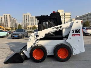 Chargeuse compacte d'occasion Bobcat S160 de 3 tonnes pour le creusement de fossés en verger et la plantation, conception économe en énergie et performance durable - Product Image 6
