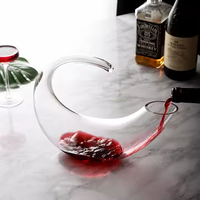 Bouteille en verre de vin de décanteur de forme irrégulière transparente caractéristique unique pour le prix d'usine de vin rouge de whisky