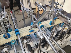 Machine de laminage et d'enrobage multifonctionnelle <span class=keywords><strong>pour</strong></span> colle PU, film de revêtement, MDF/<span class=keywords><strong>PVC</strong></span>/WPC/Aluminium/UPVC, machine <span class=keywords><strong>pour</strong></span> le travail du bois - Product Image 4