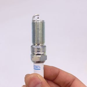 Bougies d'allumage de haut niveau 41-103 12625058 de vente d'usine pour pièces de moteur automatique Nissan à <span class=keywords><strong>prix</strong></span> compétitif - Product Image 1