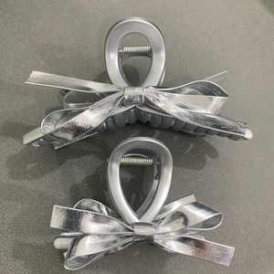 Pinza de Pelo con Diseño de Flor Plateada Elegante, de Lujo Discreto, para Mujer, Pinzas de Pelo de Cortex, Accesorios de Moda para el Cabello - Product Image 1