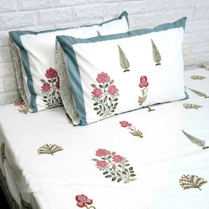 Parure de lit ethnique à imprimé floral blanc, rose et bleu, style printemps-été, logo personnalisé, 100 % coton, draps doux et respirants - Product Image 1
