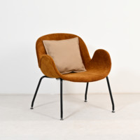 Fauteuil de loisirs moderne en tissu, avec dossier bas et coque incurvée, pieds en métal noir, pour hôtels et cafés (vente en gros)