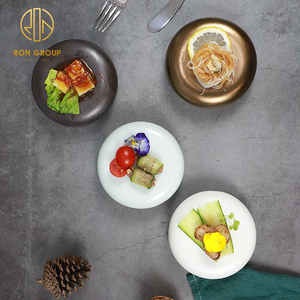 Set di stoviglie in ceramica per ristorante dorato personalizzato all'ingrosso <span class=keywords><strong>porcellana</strong></span> ecologica con piatto di ciottoli per uso di servizi di ristorazione - Product Image 6