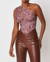 Haut court asymétrique sexy à découpes pour femme grande taille, idéal pour les soirées printanières et les clubs, vente en gros OEM