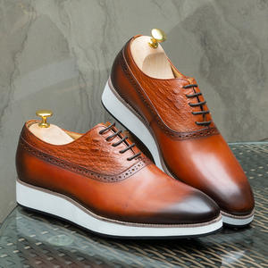 Chaussures Oxford haut de gamme style britannique décontracté, à enfiler, embossées à la main, en cuir pleine fleur, nouvelle semelle en caoutchouc antidérapante pour l'automne - Product Image 2