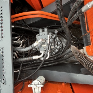Excavatrice hydraulique sur chenilles d'occasion Doosan DX300LC-9C/DX300, 30 tonnes, importée de Corée, pompe Isuzu, modèle 2024, capacité de la benne de 1,27 m³ - Product Image 6