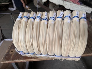 แกนหวายธรรมชาติขนาด 2 มม. ขัดเงา สำหรับงานสานเก้าอี้หวาย เฟอร์นิเจอร์ทำมือ กระเป๋าถือ และวัสดุทำกล่อง - Product Image 1