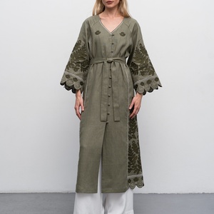 Vestido Largo Abierto con Bordado Floral, Vestido de Alta Calidad para Mujer, Diseño Único - Product Image 1