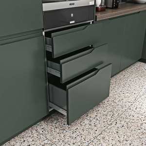 ตู้ครัวทรงตัวแอล ยี่ห้อ OPPEIN สไตล์อุตสาหกรรม สีเมทัลลิก แข็งแรง ทนทาน พร้อมพื้นที่จัดเก็บกว้างขวาง เคลือบแลคเกอร์ พร้อมท็อปควอตซ์ - Product Image 4