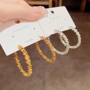 Pendientes de Aro Texturizados Resoul Chapados en Oro Real de 14K, Aguja de Plata S925 Hipoalergénica, Joyería con Circonitas Microincrustadas para Mujer - Product Image 3
