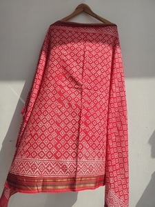 Paréos, Sarongs et Foulards en Soie Zari (Bordure en Soie) Imprimés à la Main sur Bloc de Bois, Légers et Élégants, Vêtements de Plage pour Femmes – Vente en Gros - Product Image 4