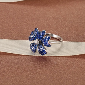 طقم مجوهرات نسائي فاخر بتصميم زهرة الزركون الأمريكية والأسبنيل الأزرق بترصيع مخفي - Product Image 6