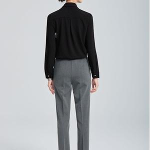 เสื้อเชิ้ตผ้าไหมแขนยาวคอวีสำหรับผู้หญิง สไตล์ลำลองแบบมืออาชีพ กระดุมซ่อน แฟชั่นฤดูร้อน - Product Image 4