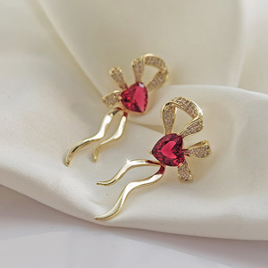 Orecchini Romantici a Forma di Cuore Rosso con Fiocco per Donne, Graziosi Orecchini Pendenti Scintillanti, Gioielli alla Moda per Uso Quotidiano e Feste - Product Image 2