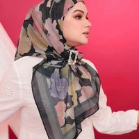 Malaisie Offre spéciale Petite fleur Design Voile de coton Imprimé Hijab Bawal Coton Voile Hijab Musulman Femmes Impression Hijabs