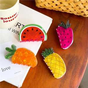 Pinzas de Pelo Coreanas, Accesorios para el Cabello, Pinza de Pelo Acrílica con Diseño de Frutas y Verduras, Fresa - Product Image 1