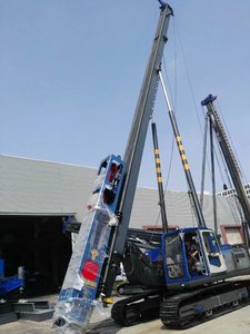 Marteau hydraulique de fondation JVUR50 JOVE, 29000 kg, utilisé pour la construction de <span class=keywords><strong>pieux</strong></span> préfabriqués, immobilier, fondations, moteur - Product Image 1
