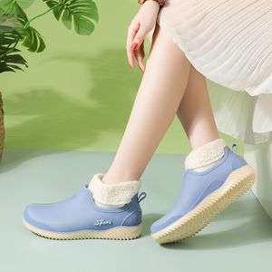 <span class=keywords><strong>Stivali</strong></span> <span class=keywords><strong>da</strong></span> <span class=keywords><strong>pioggia</strong></span> per adulti di moda con tubo corto antiscivolo impermeabile con fondo morbido scarpe in gomma <span class=keywords><strong>da</strong></span> lavoro <span class=keywords><strong>da</strong></span> cucina resistenti all'usura - Product Image 5