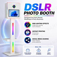 Machine Photobooth Portable Carrée pour Appareil Photo Reflex Numérique avec Écran Tactile 15,6 Pouces, Impression Instantanée et Lumière RVB avec Imprimante pour Mariages et Événements