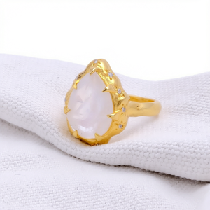 Bague Statement en Quartz Rose Plaqué Or, Sertissage Goutte d'Eau à Griffes, Bijou Géométrique pour Mariage et Fête pour Femme OR - Product Image 1