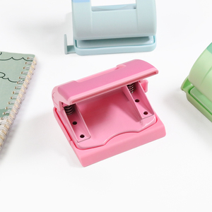 Furador de Papel Leve para Mesa |   Cores Sortidas Disponíveis, Baixo MOQ, Atacado em Lote - Product Image 6