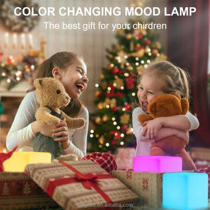 Venda quente 16 cores LED cubos de plástico 10cm/3,94 polegadas tamanho pequeno interior iluminação decorativa 16 cores LED cubo de luz - Product Image 5